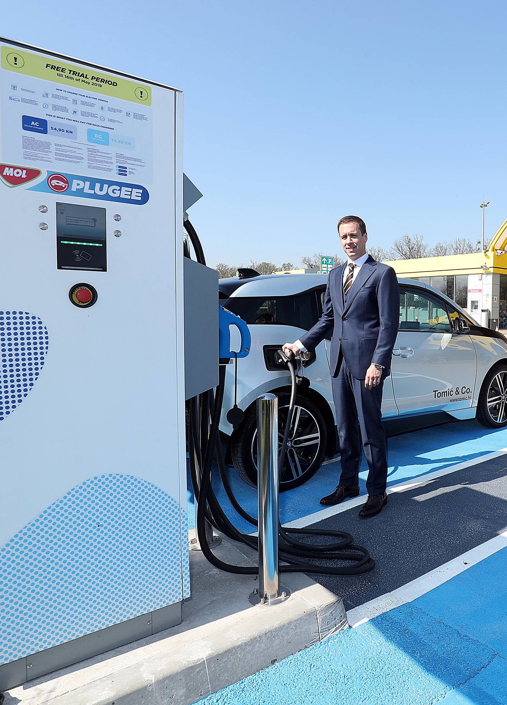 MOL na autocestama nudi brze punjače za električna vozila