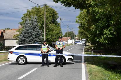 Slike strave i užasa: Poginuli mladići imali su 17 i 23 godine, motor je izletio iz automobila