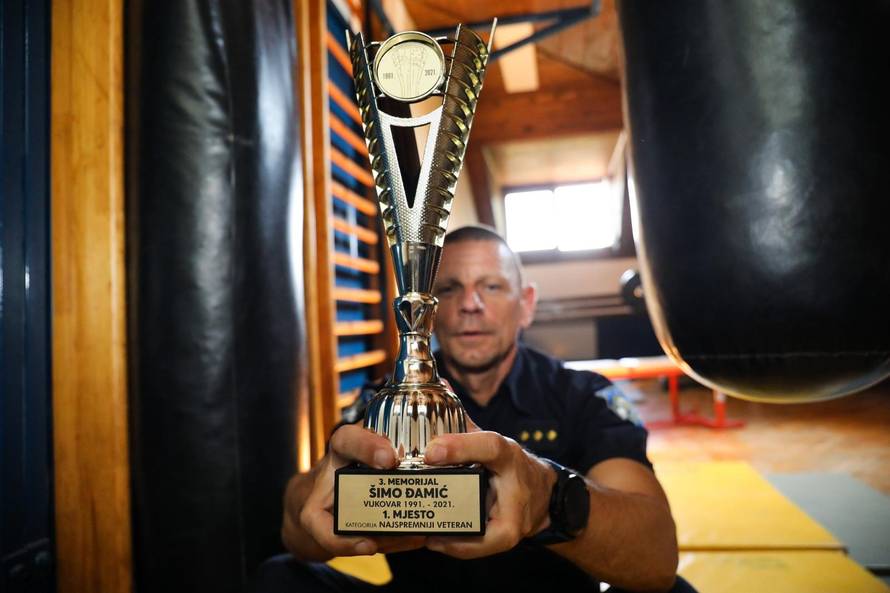 Krunoslav (45) je najspremniji policajac veteran: 'Svaki dan treniram barem  sat vremena'