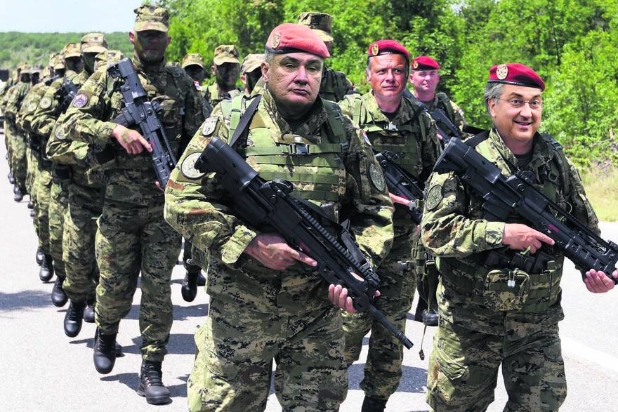Ombudsman on military deadline: Benefits discriminate against women, the law must be the same for all