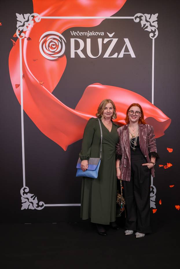 Zagreb: Uzvanici na dodjelu medijske nagrade "Večernjakova ruža" u Hrvatskom narodnom kazalištu