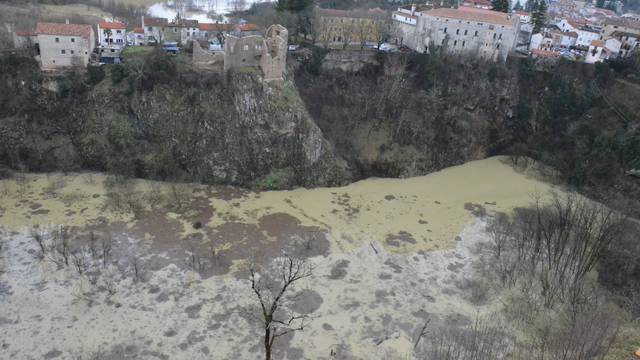'Voda bila visoka 50 metara': Kiša je začepila Pazinsku jamu