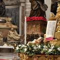 Papa Franjo na ponoćki pozvao na pomoć siromašnima: 'Isus je rođen kao siromah prognanik'
