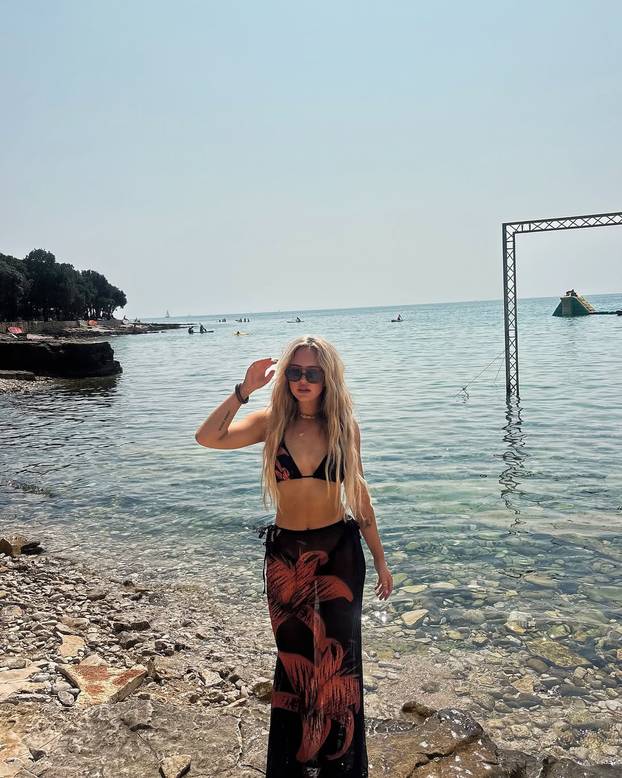 FOTO U Braku na prvu nije bilo sreće za nju! Kristina pokazala kako izgleda u bikiniju: 'Model'