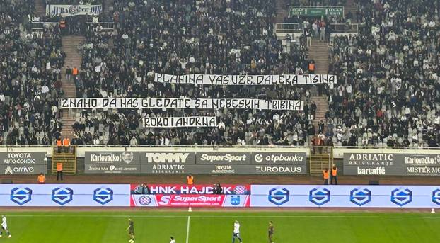FOTO Torcida transparentima poslala nekoliko poruka: Evo što je pisalo na svakome od njih