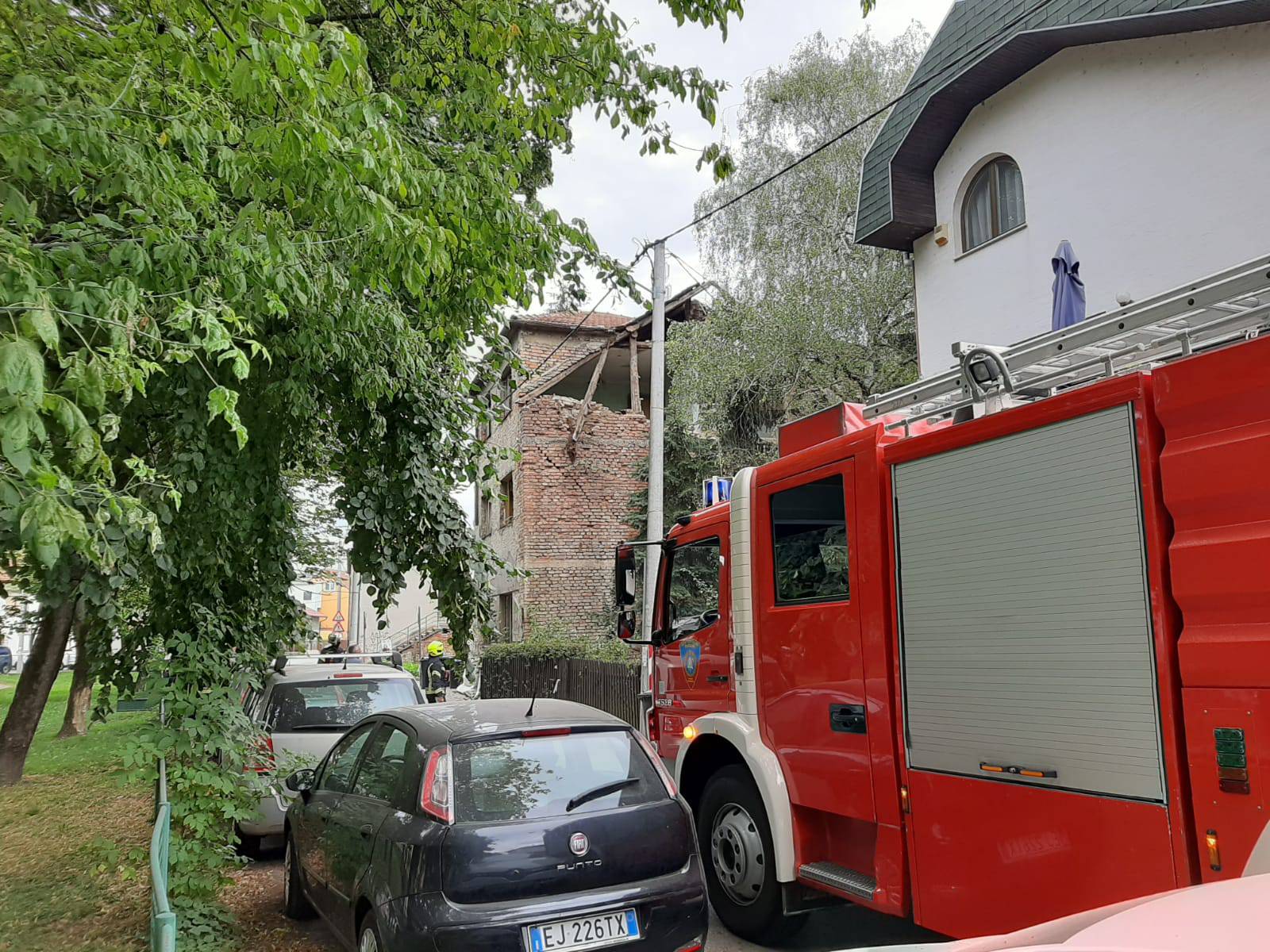 Srušio se dio kuće na Krugama: 'Užas! Blizu su bile žene i djeca'