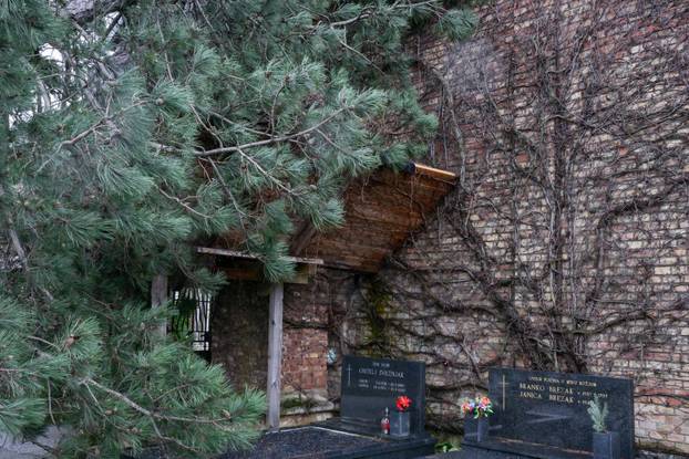 Zagreb: Teško oštećeno gradsko groblje Mirogoj