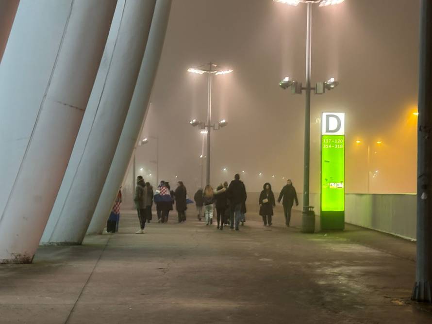 Ulazi otvoreni: Fanovi stižu na Thompsonov koncert u Areni