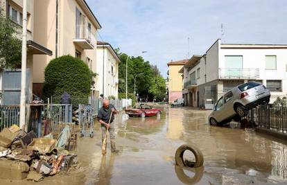 Više od 36.000 ljudi raseljeno zbog poplava u talijanskoj regiji