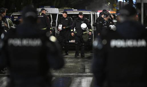 FOTO/VIDEO 'Opsadno stanje' u Podgorici. Sve vrvi od policije dok se na&scaron;i navija&ccaron;i zabavljaju