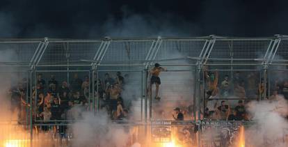 FOTO Slovenci bušili balone, jedan se popeo na kavez, a Rijeka očekuje Uefinu kaznu...