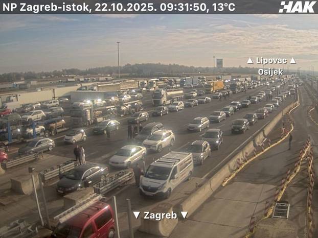 FOTO Neviđeni kaos na A3: Ljudi u šoku izlazili iz automobila!