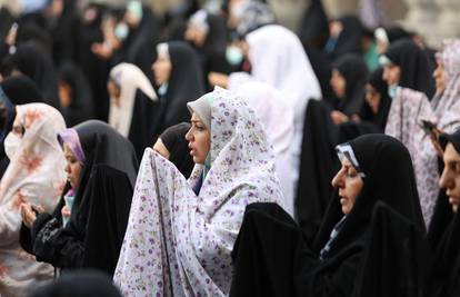 Aktivisti pozivaju Iranke da skinu velove u znak prosvjeda