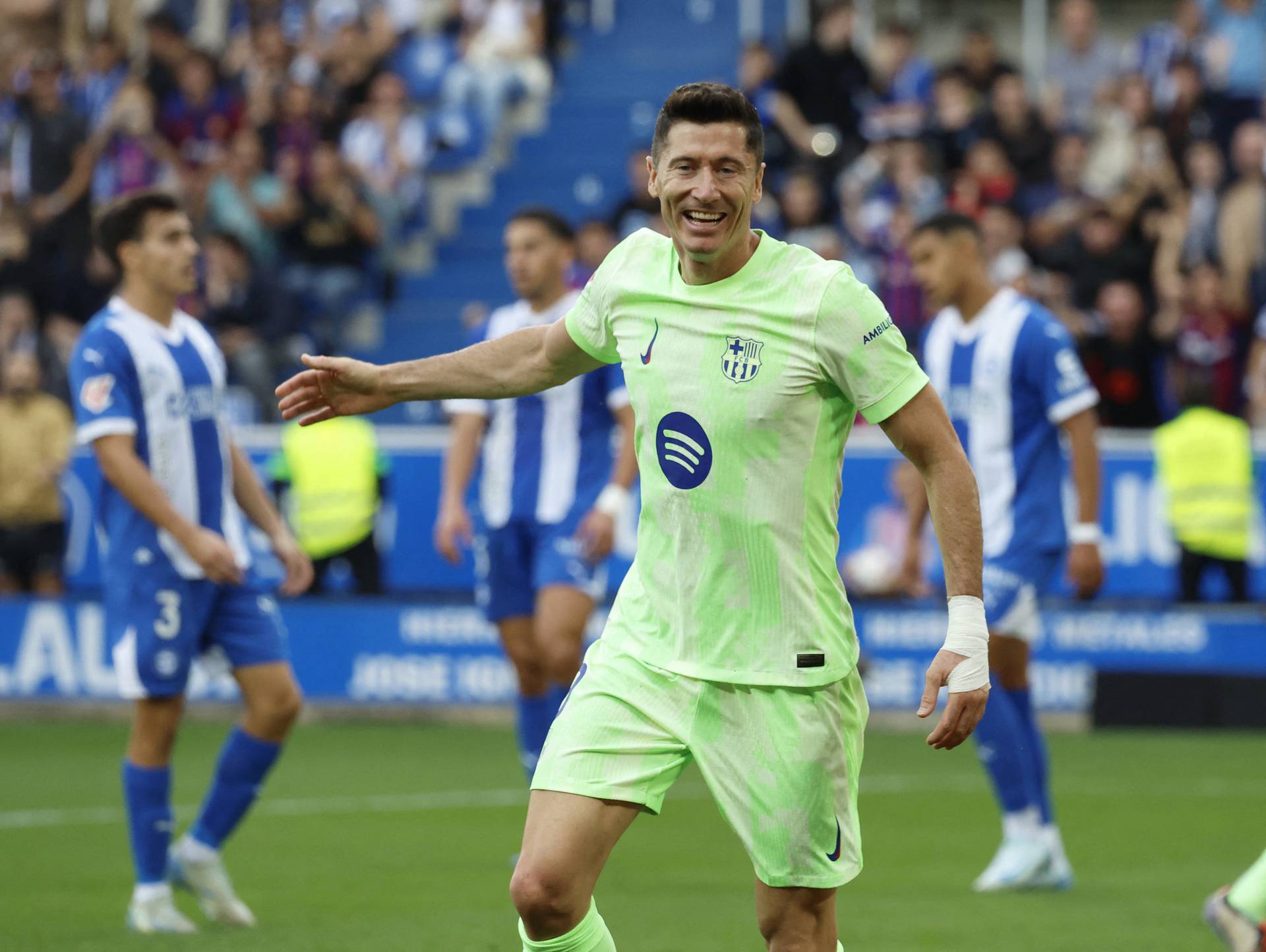 LaLiga - Deportivo Alaves v FC Barcelona