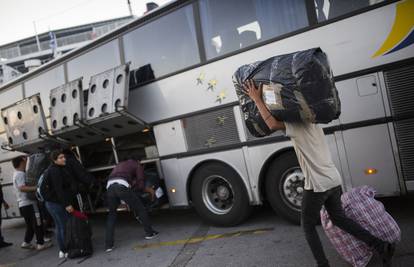 Svi su preživjeli: U kamionu u Grčkoj pronašli su 41 migranta