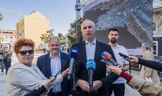Ivica Puljak u centru Splita građanima predstavio projekte. Otkrio je i koji su prioriteti...