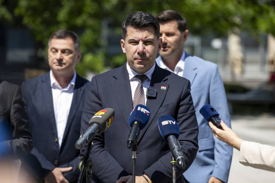 Osijek: Press konferencija Nikole Grmoje