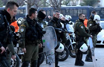 Grčki policajci zbog Boysa pod punom opremom, a njih nema. PAOK nije ni napunio stadion!?