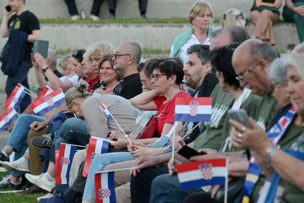 Svečani koncert u Zagrebu povodom 35. obljetnice postrojavanja Zbora narodne garde i ustrojavanja Hrvatske vojske i policije