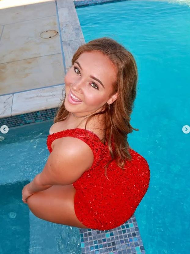 FOTO Bivša navijačica: 'Naporno sam vježbala za ovakvo tijelo. Ali sad imam golemi problem...'