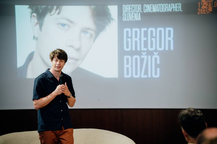 FOTO U ljetnom kinu tražila se ležaljka više: Evo kako je bilo drugog dana Slano Film Daysa