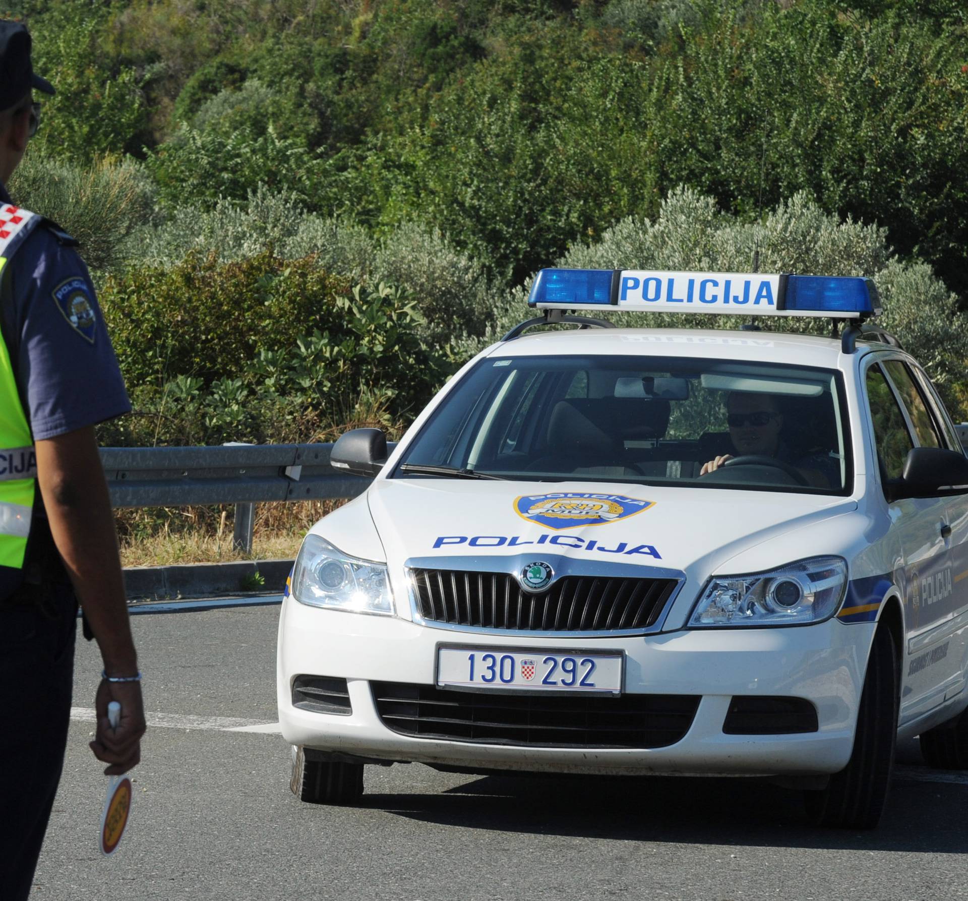 U sudaru kamiona i auta kod Lučkog ozlijeđeno dvoje ljudi