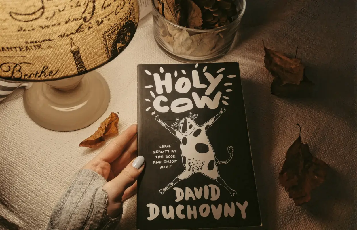 David Duchovny u romanu Holy Cow želi bolje povezati čovjeka i životinje te tjera na emocije