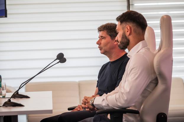 Split: Predstavljen novi Hajdukov igra&ccaron; Ivica Ivu&scaron;i&cacute;