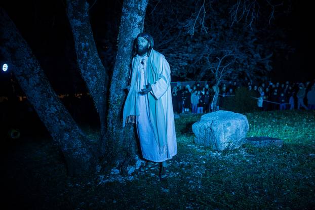 U Imotskom na Cvjetnicu uprizorena „Imotska Muka“, scenski prikaz Muke Gospodina našega Isusa Krista 