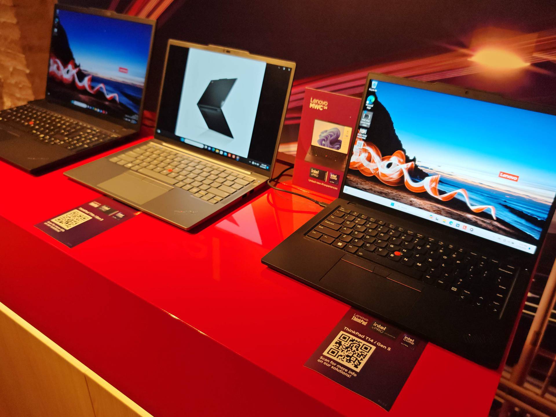 VIDEO Laptop iz budućnosti: Na MWC-u smo isprobali Lenovo s potpuno prozirnim ekranom