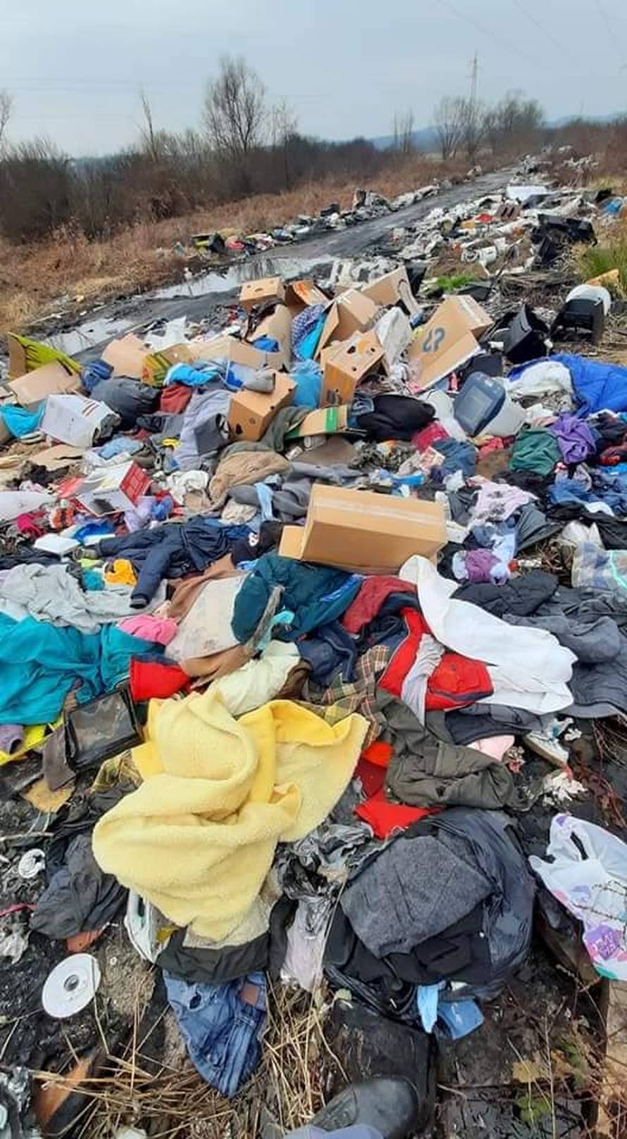 Kod Siska bacili stotine bočica dječje hrane. Nije im istekao rok