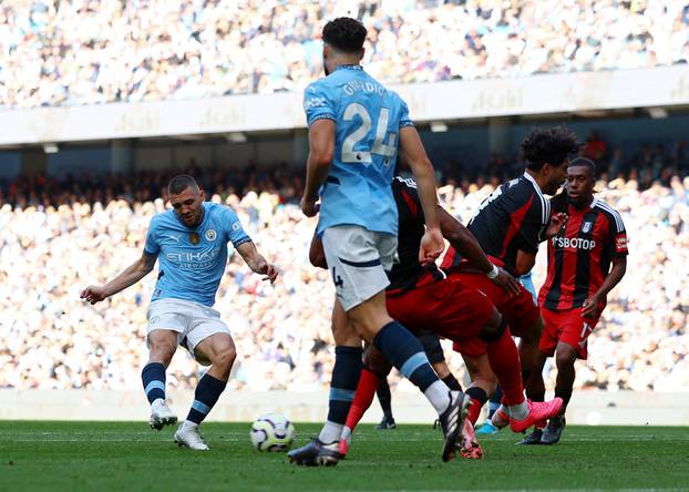 Premier League - Manchester City v Fulham