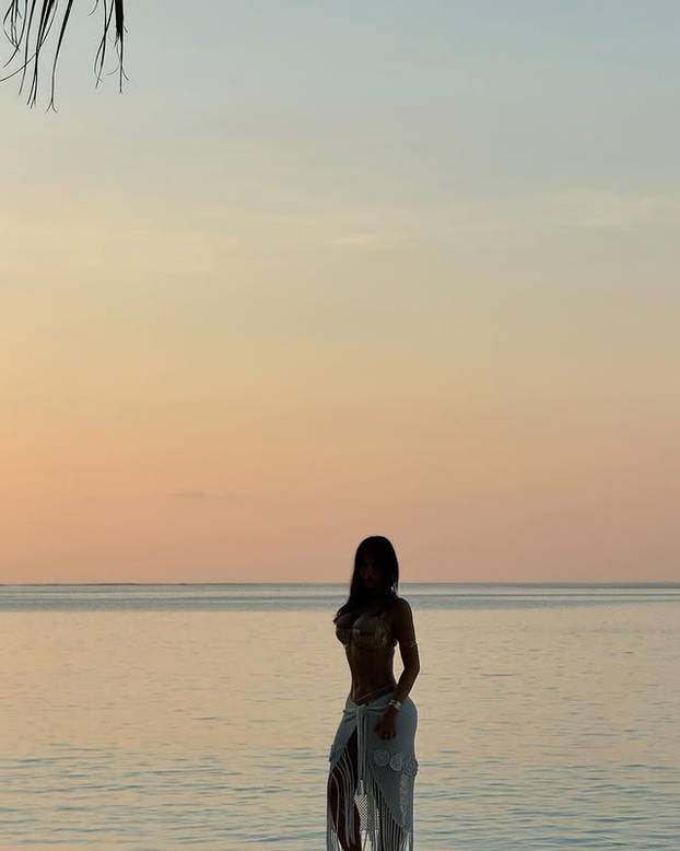 FOTO 'Nije lako imati velike grudi – žene su ljubomorne i ostavljaju zlobne komentare'