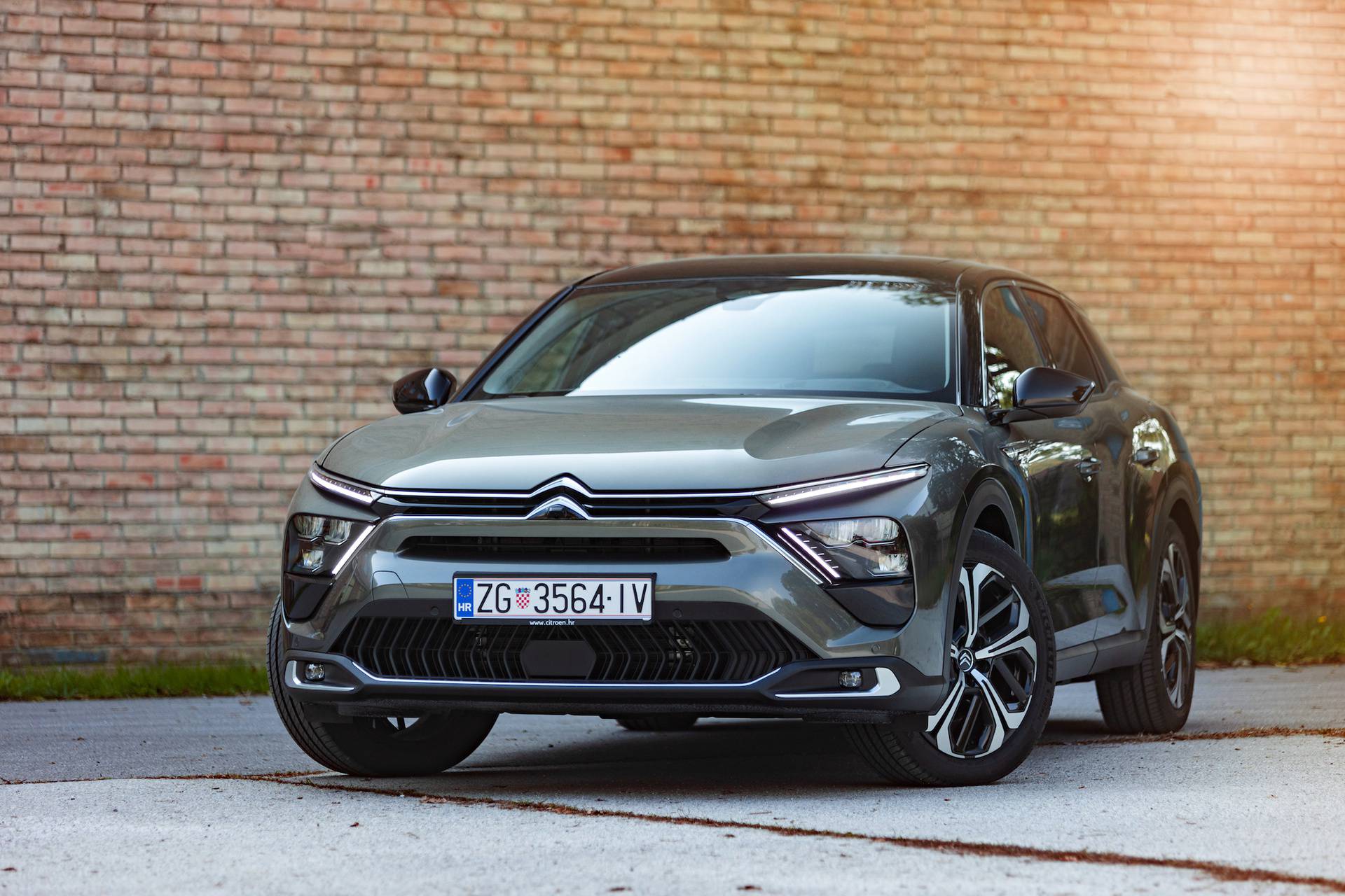 Najnapredniji Citroën svih vremena: Stigao je novi C5 X