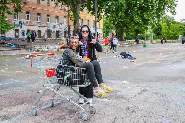 Pulski srednjoškolci slave kraj škole