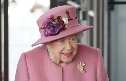 Kraljica Elizabeta se seli iz Buckinghamske palače, zbog korone će raditi iz novog doma
