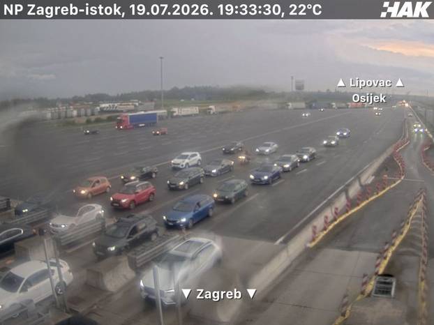 FOTO Ogromne gužve na cestama. Vozi se u kolonama