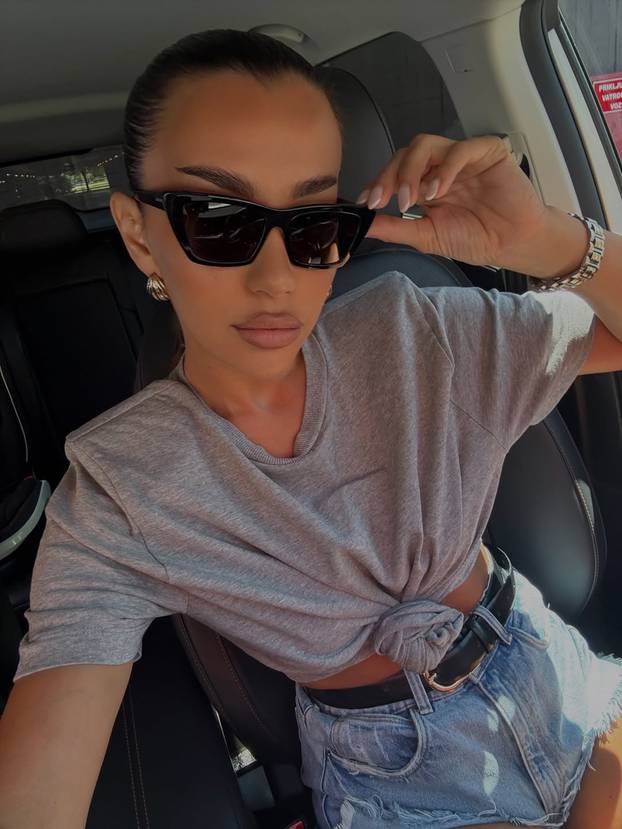 FOTO Hrvatska Kim K. više nije solo? Zagrljaj s misterioznim muškarcem podigao prašinu