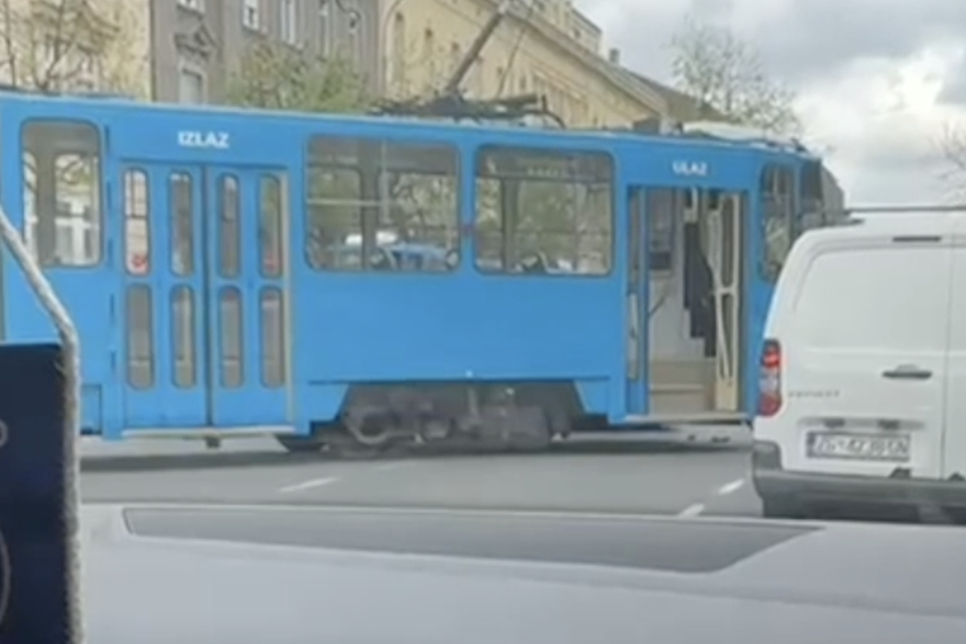 Sudarili se auto i tramvaj u Zagrebu
