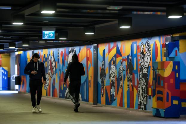 Zagreb: Pothodnik u naselju Trnsko oslikan je muralima 