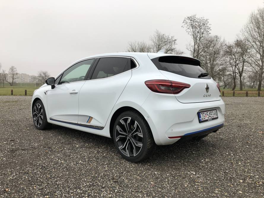 Hibridni Clio je drugačiji od konkurenata, ali i vrlo štedljiv