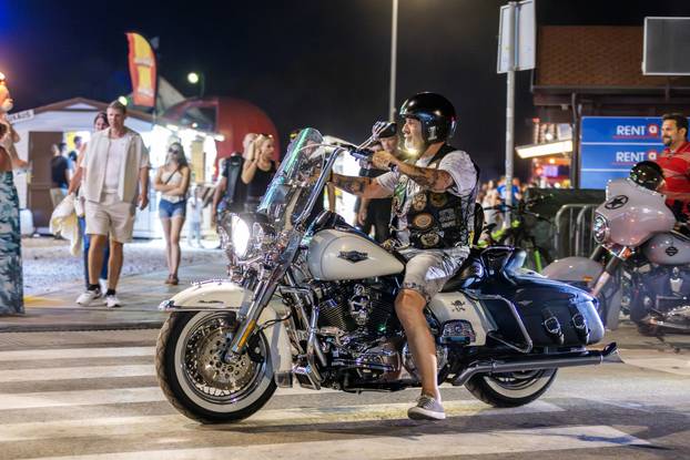Medulin: Prvi dan H.O.G. Rallyja, susreta zaljubljenika u Harley Davidson iz svih zemalja