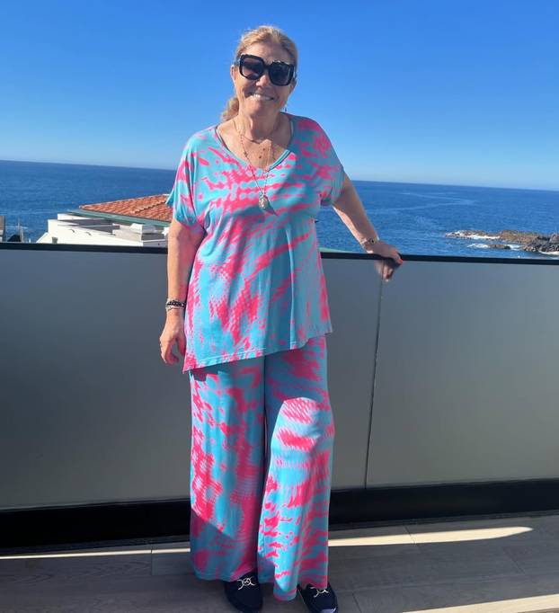 FOTO Mama Cristiana Ronalda nosi komplet od samo 17,99 €