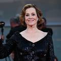 Sigourney Weaver u Veneciji je dobila nagradu za životno djelo: 'Ovo dijelim sa svim filmašima'