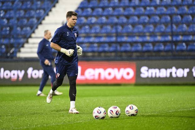 Podgorica: Zagrijavanje igra&ccaron;a prije po&ccaron;etka utakmice Crna Gora - Hrvatska