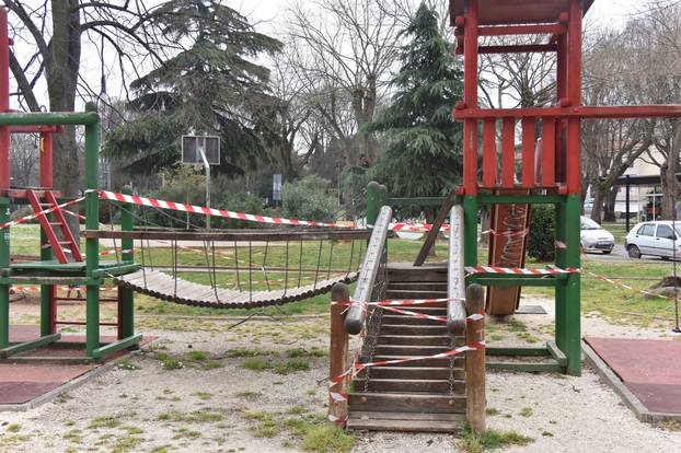 Građani Pule pridržavaju se naputaka te su ulice i parkovi potpuno prazni