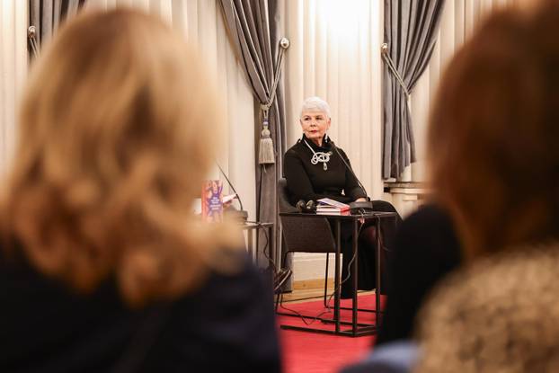 Zagreb: Promocija knjige Žene koje mašu rukama Jadranke Kosor