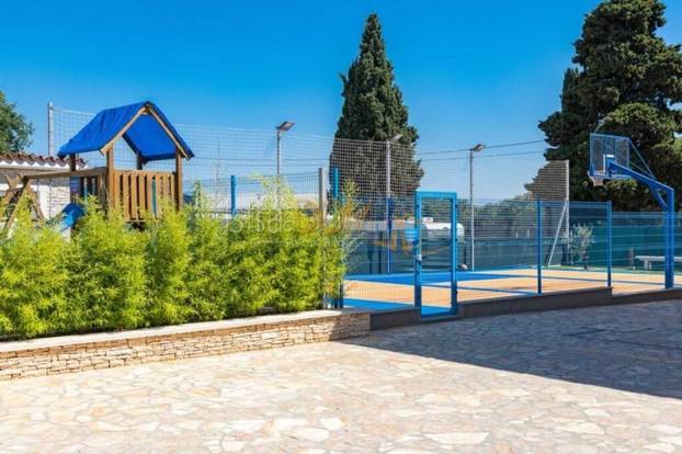 FOTO U ovoj vili u Istri možete živjeti kao u filmu: Ima jacuzzi, vinski podrum i terene za sport