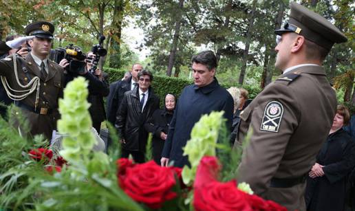 Milanović, Leko i Josipović su položili vijence Borisu Špremu