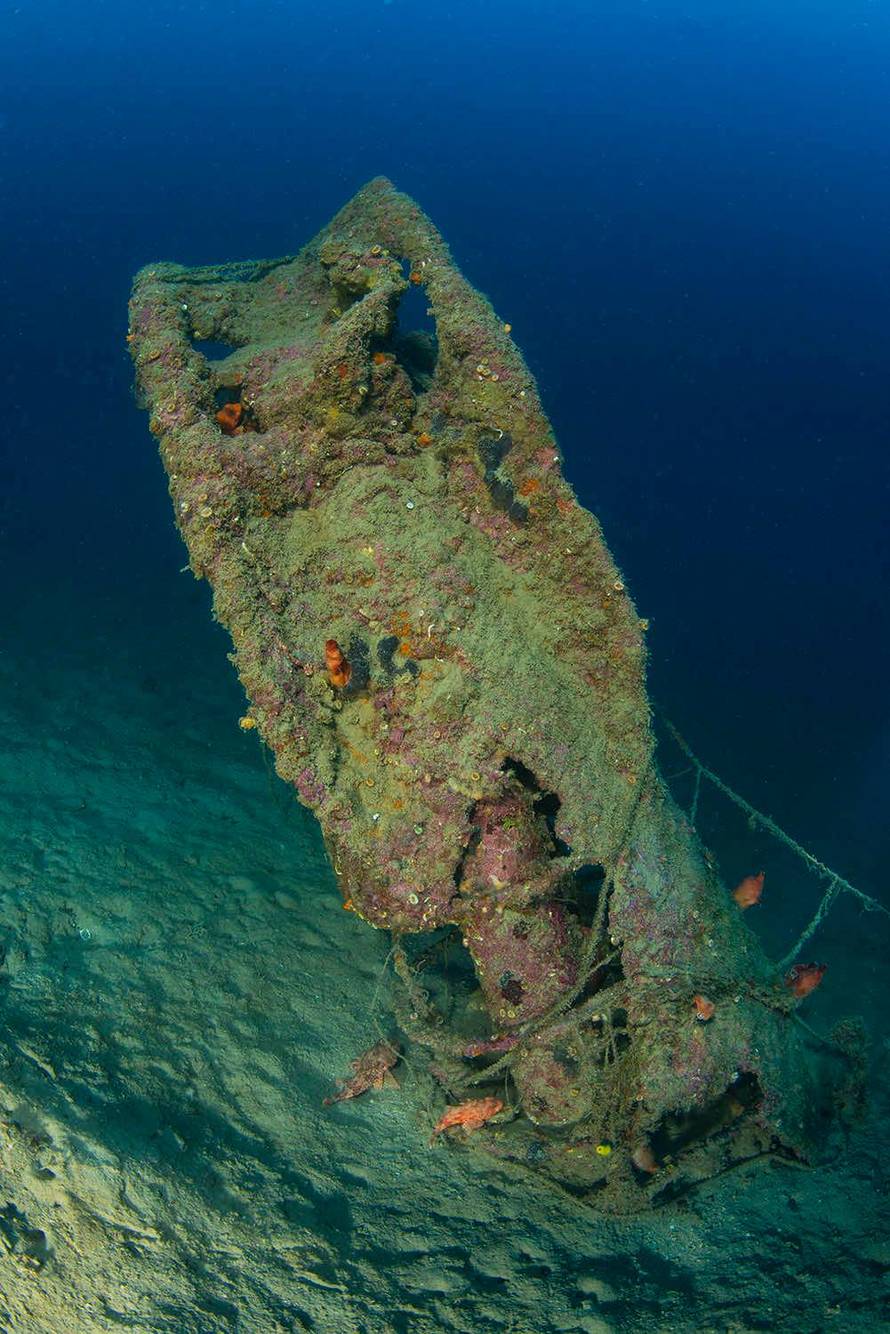 'Ronili smo i vidjeli propeler. To je bio torpedo. Napola zakopan u mulju. Blizu je bila i mina'